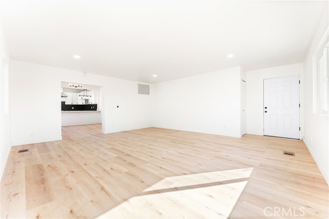 10872 Flower Avenue, Stanton CA: https://media.crmls.org/medias/250d162d-b85b-486a-b0a4-9e8614c6837e.jpg