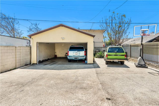 Detail Gallery Image 8 of 9 For 240 W 46th St, Los Angeles,  CA 90037 - – Beds | – Baths