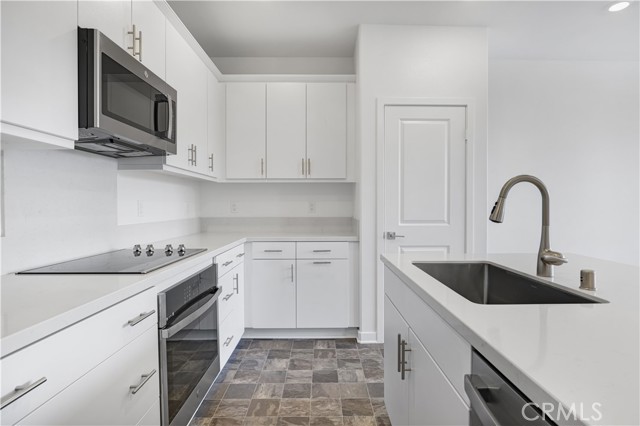 Detail Gallery Image 7 of 32 For 2571 Cloudview Privado, Ontario,  CA 91761 - 3 Beds | 2/1 Baths