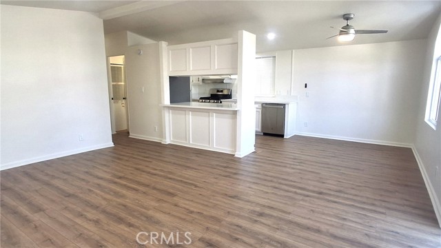 Detail Gallery Image 4 of 18 For 21851 Newland St #270,  Huntington Beach,  CA 92646 - 3 Beds | 2 Baths