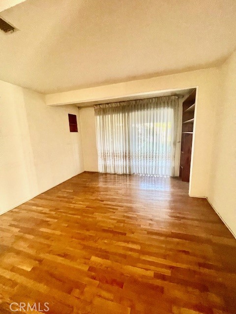 Detail Gallery Image 4 of 10 For 3412 La Crescenta Ave, Glendale,  CA 91208 - 4 Beds | 3 Baths