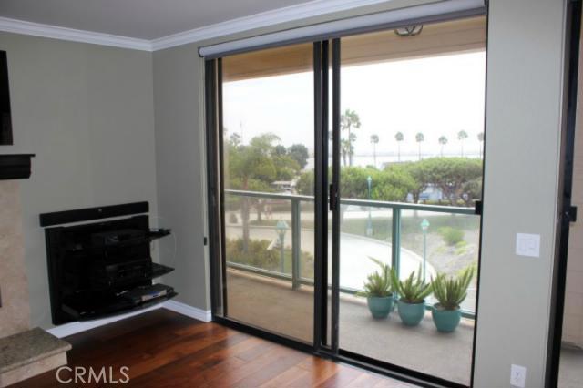 140 The Village, Redondo Beach, California 90277, 1 Bedroom Bedrooms, ,1 BathroomBathrooms,Residential,Sold,The Village,SB14184276