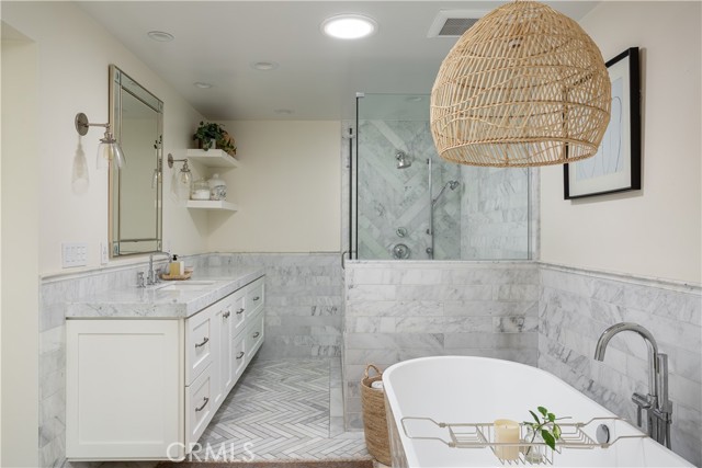 Detail Gallery Image 14 of 31 For 1700 Highland Dr, Newport Beach,  CA 92660 - 5 Beds | 6/1 Baths