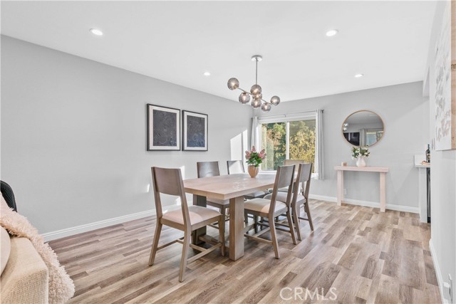 Detail Gallery Image 11 of 37 For 1881 Alpha Rd #8,  Glendale,  CA 91208 - 2 Beds | 3 Baths