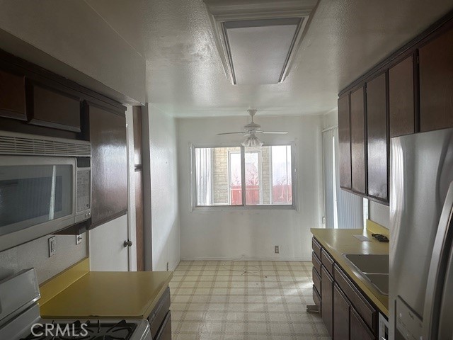 Detail Gallery Image 6 of 26 For 5519 S La Cienega, Los Angeles,  CA 90056 - 3 Beds | 2 Baths