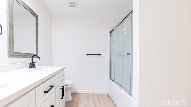 Detail Gallery Image 22 of 49 For 9515 Juniper, Apple Valley,  CA 92308 - 6 Beds | 4/1 Baths