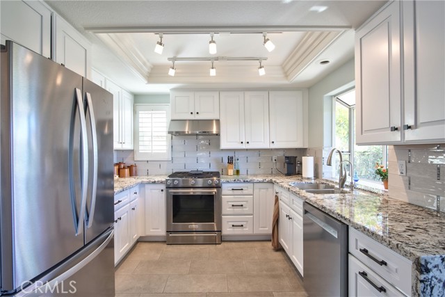 Detail Gallery Image 20 of 57 For 40581 via Amapola, Murrieta,  CA 92562 - 3 Beds | 2/1 Baths