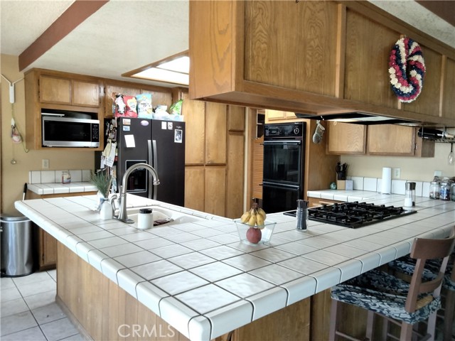 2390 Trinity Road, Pinon Hills CA: https://media.crmls.org/medias/2512d1fe-83d3-4460-a607-b0b63c3da561.jpg