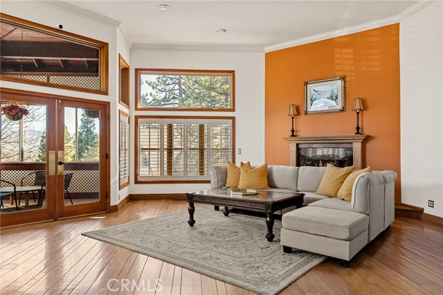 Detail Gallery Image 7 of 50 For 971 Grass Valley, Lake Arrowhead,  CA 92352 - 3 Beds | 4 Baths