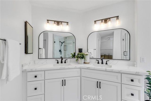 Image 21 of 52 For 32 Arrivo Drive