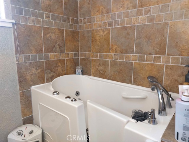 Detail Gallery Image 3 of 9 For 17045 Salais, La Puente,  CA 91744 - 4 Beds | 2 Baths