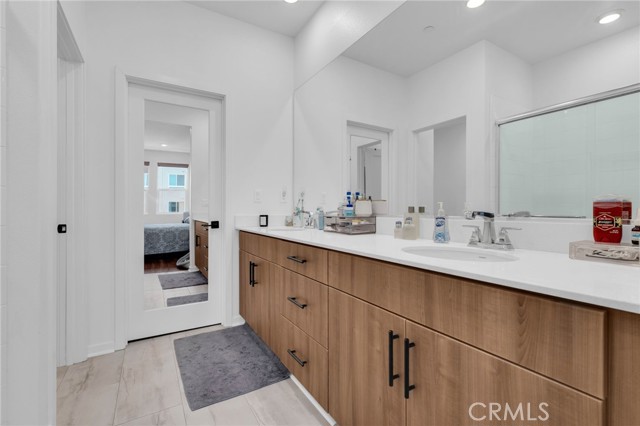 773 Grable S Circle, Orange CA: https://media.crmls.org/medias/2513ed0e-cf76-4119-a806-f6e0cdda32ac.jpg