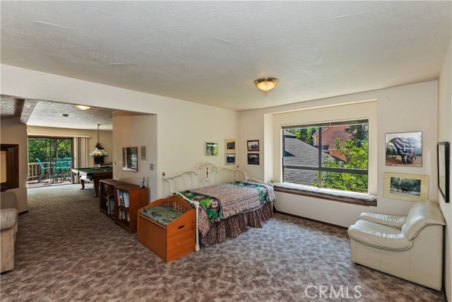 488 Lakeview Court, Big Bear Lake CA: https://media.crmls.org/medias/25149c04-250c-4c7f-a947-e1646d22d260.jpg