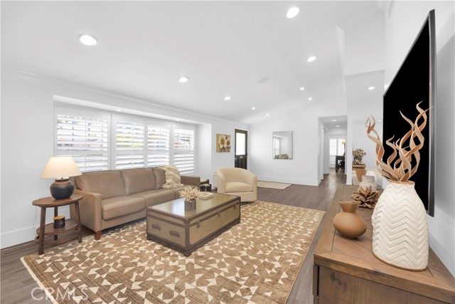 Detail Gallery Image 9 of 49 For 3181 Druid Ln, Rossmoor,  CA 90720 - 3 Beds | 2 Baths