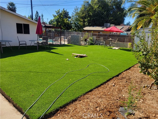 Detail Gallery Image 8 of 14 For 3749 Walnut Park Way, Hemet,  CA 92544 - 3 Beds | 2/1 Baths