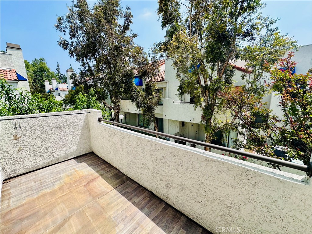 https://media.crmls.org/medias/25163ebd-5584-45db-818e-c569ec28fa58.jpg?preset=X-Large