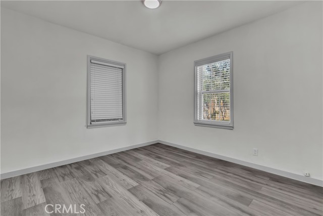 Detail Gallery Image 8 of 15 For 8750 Greenfield Park Dr, Bakersfield,  CA 93307 - 2 Beds | 1 Baths