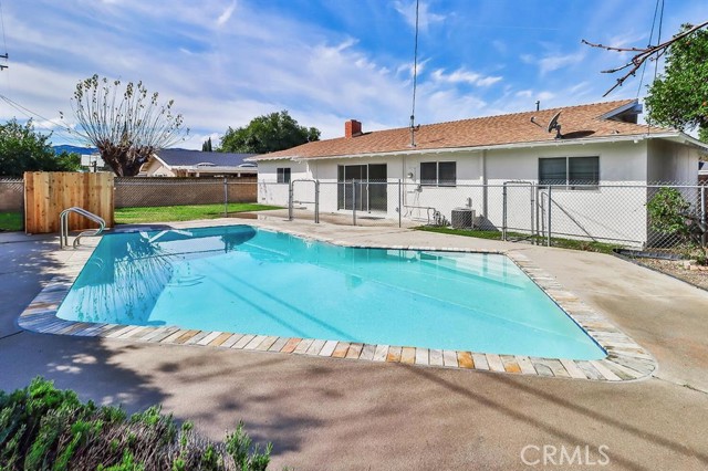 Detail Gallery Image 18 of 20 For 1870 Burch Ave, Simi Valley,  CA 93063 - 3 Beds | 2 Baths