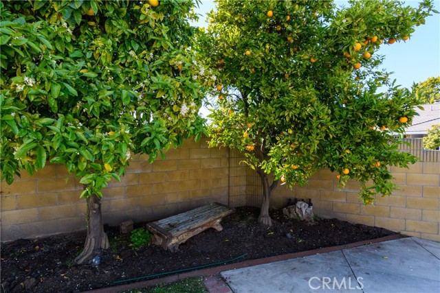 Detail Gallery Image 32 of 38 For 17041 Saint Andrews Ln, Huntington Beach,  CA 92649 - 4 Beds | 2/1 Baths