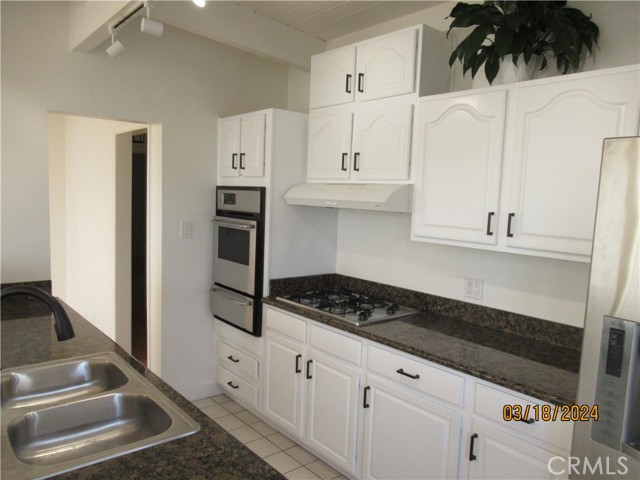 Detail Gallery Image 10 of 20 For 1720 Highland Ave a,  Manhattan Beach,  CA 90266 - 2 Beds | 2 Baths