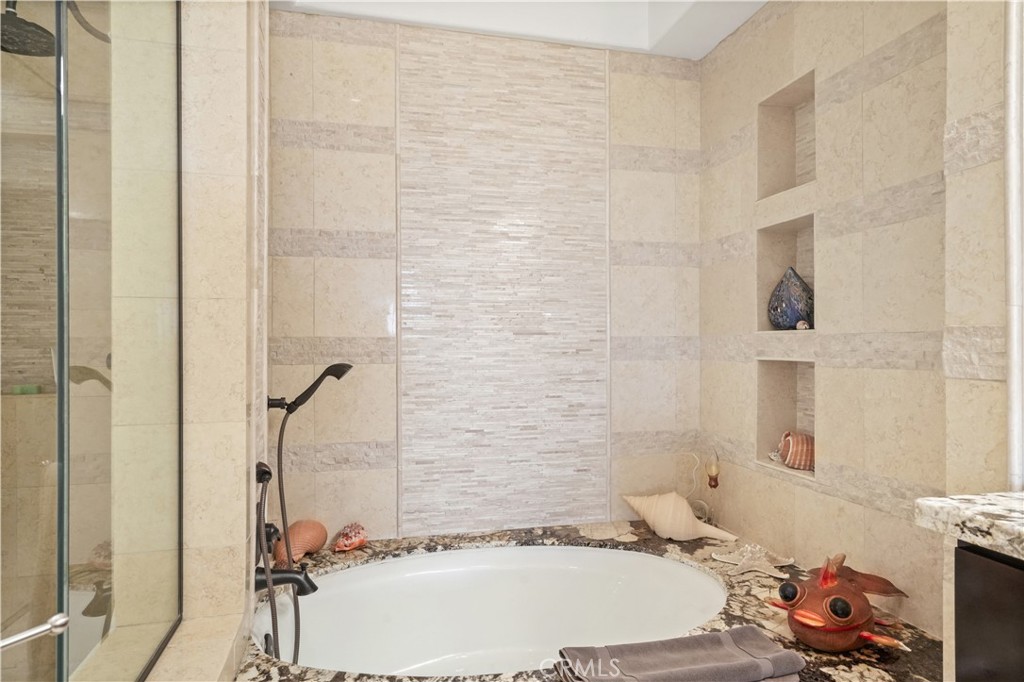 2519c147 E0c4 468d 9ee3 7d47e6bf7aee