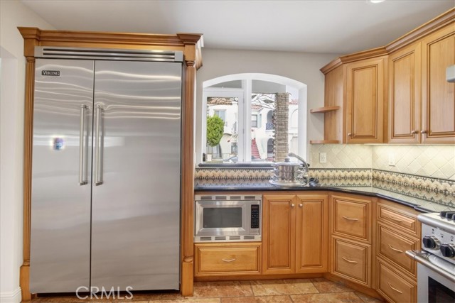 Detail Gallery Image 11 of 75 For 5580 E Saint Irmo Walk, Long Beach,  CA 90803 - 3 Beds | 2/1 Baths