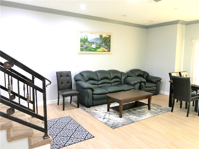 Detail Gallery Image 5 of 26 For 1735 S Easy Way, Anaheim,  CA 92804 - 3 Beds | 2/1 Baths