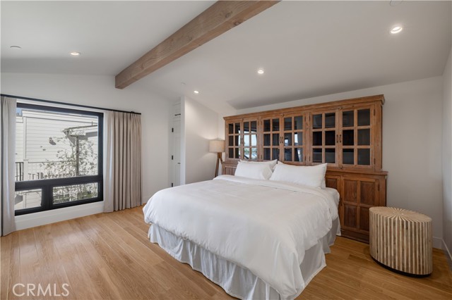 Detail Gallery Image 15 of 28 For 2204 Waterfront Dr, Corona Del Mar,  CA 92625 - 5 Beds | 5/1 Baths