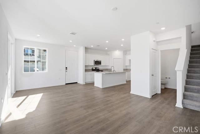 29388 Oceanside Drive, Winchester CA: https://media.crmls.org/medias/251c7841-ab38-42f6-ba63-152c04b9fab3.jpg