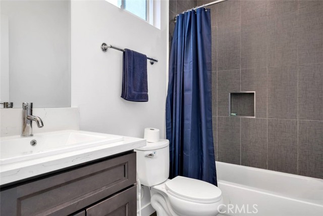 Detail Gallery Image 27 of 27 For 1342 N Kenmore, Los Angeles,  CA 90027 - 3 Beds | 3/1 Baths