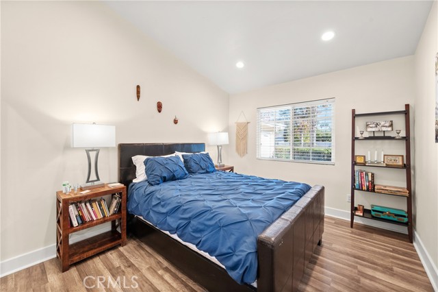 6045 Sausalito Avenue, Woodland Hills CA: https://media.crmls.org/medias/251e148e-4f4c-4e77-a82d-0f96562f9cdc.jpg