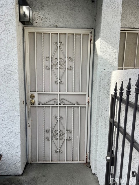 Detail Gallery Image 6 of 21 For 304 Park Shadow Ct, Baldwin Park,  CA 91706 - 2 Beds | 2 Baths