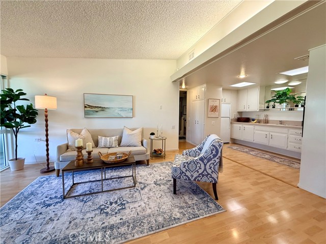 Detail Gallery Image 8 of 37 For 13410 Saint Andrew's Dr 70e,  Seal Beach,  CA 90740 - 2 Beds | 1 Baths
