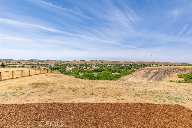 Detail Gallery Image 16 of 64 For 13165 N Bluffs Ct, San Miguel,  CA 93451 - 4 Beds | 2/1 Baths