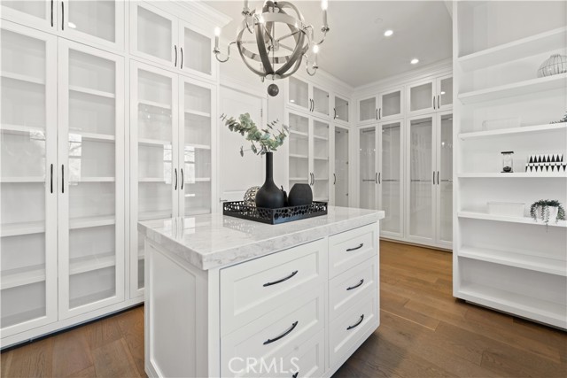 7 Bed Home for Sale in Encino, California
