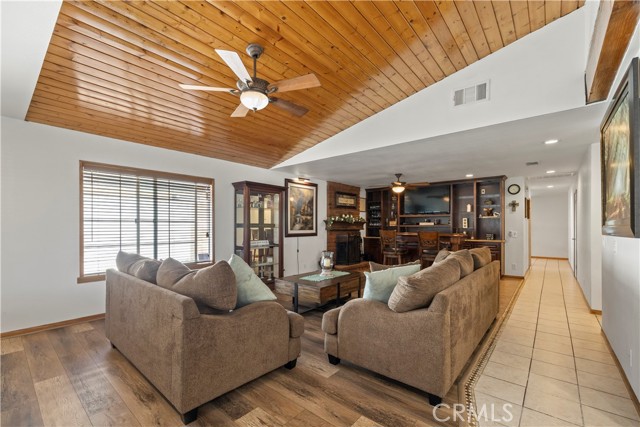 Detail Gallery Image 4 of 20 For 6733 Coral Ct, Rancho Cucamonga,  CA 91701 - 4 Beds | 2/1 Baths