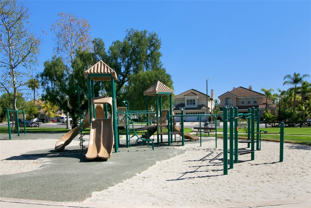 https://media.crmls.org/medias/25216ea6-1340-45d3-a37e-f608c84416ee.jpg?preset=X-Large