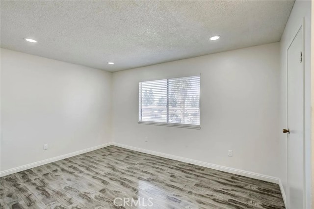 Detail Gallery Image 5 of 6 For 3521 Rainbow Ln, San Bernardino,  CA 92346 - 2 Beds | 1 Baths