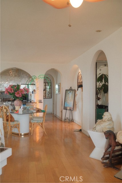 455 E Ocean Boulevard, Long Beach CA: https://media.crmls.org/medias/2521a7f4-bcdd-4bc5-a6a3-3baa8e557f7b.jpg