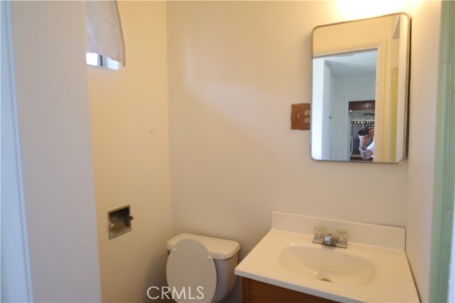 1004 Paloma Street, Bakersfield CA: https://media.crmls.org/medias/25225a8b-80fa-4b11-af08-5db25276c9d0.jpg