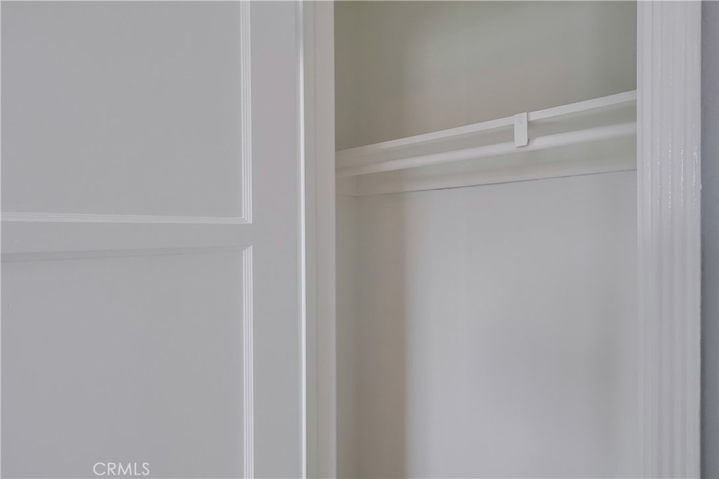 https://media.crmls.org/medias/25227feb-c7e1-45b9-ba24-e9283ac57868.jpg?preset=X-Large