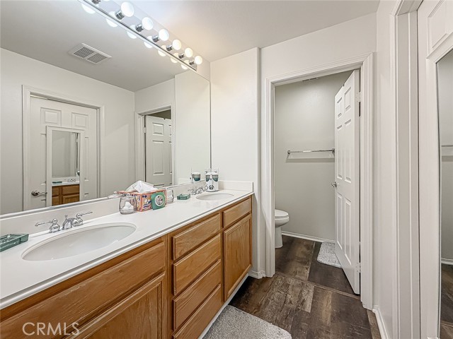 2037 Freesia Avenue, Simi Valley CA: https://media.crmls.org/medias/25231343-203d-4e4a-bfa0-89b0b8a4dc18.jpg