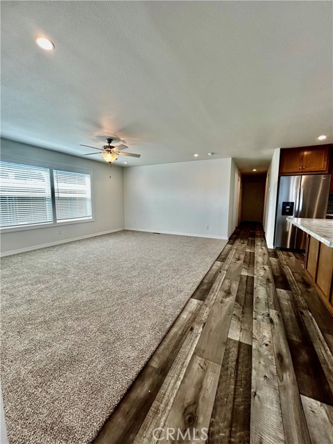 Detail Gallery Image 4 of 24 For 675 W Oakland Ave #A4,  Hemet,  CA 92543 - 3 Beds | 2 Baths