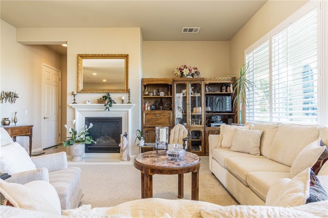 Detail Gallery Image 6 of 40 For 19442 Royal Oaks Rd, Apple Valley,  CA 92308 - 2 Beds | 2 Baths