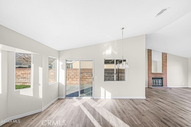 Detail Gallery Image 13 of 41 For 3538 Apollo, Palmdale,  CA 93550 - 4 Beds | 2 Baths