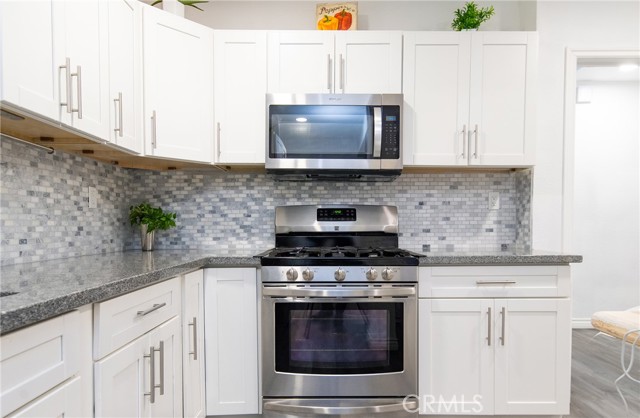 Detail Gallery Image 9 of 27 For 3980 Platt, Lynwood,  CA 90262 - 4 Beds | 2 Baths