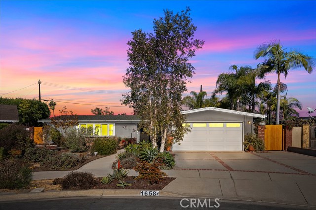 Detail Gallery Image 1 of 37 For 1658 Bimini Pl, Costa Mesa,  CA 92626 - 3 Beds | 2 Baths