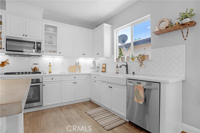 34689 Swan Valley Court, Murrieta CA: https://media.crmls.org/medias/25266844-d971-402a-85f0-ada3114192a7.jpg