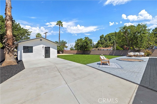 23701 Sylvan Street, Woodland Hills CA: https://media.crmls.org/medias/25270f57-25f1-46c6-b08a-6112563c4829.jpg