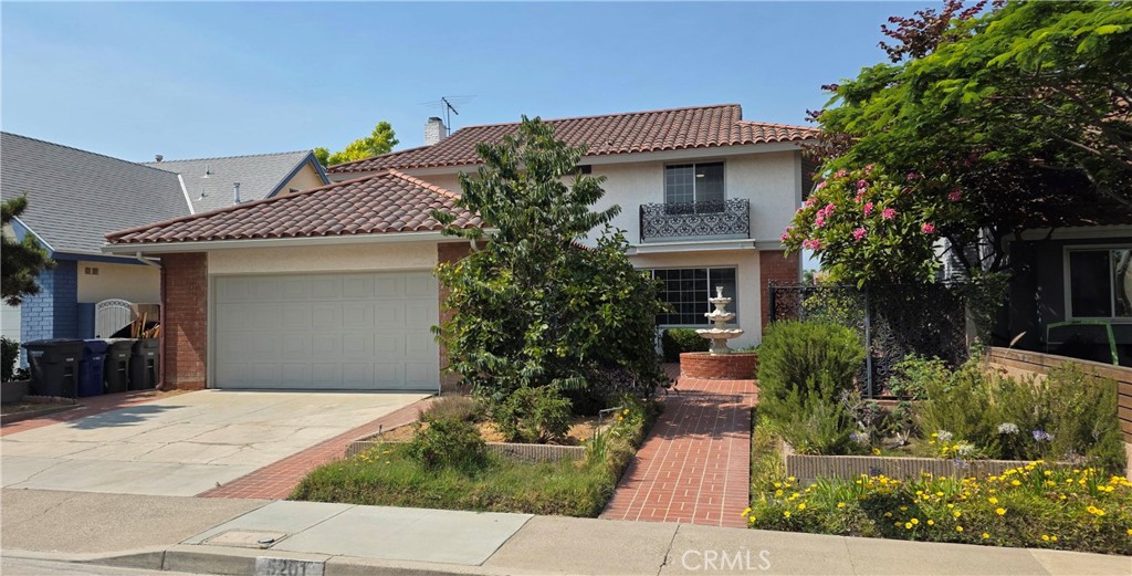 5201 La Luna Drive
